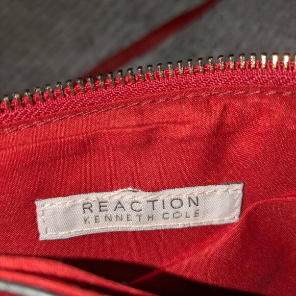 Kenneth Cole Reaction Red Pebbled Leather Crossbody Shoulder Bag - Picture 5 of 5